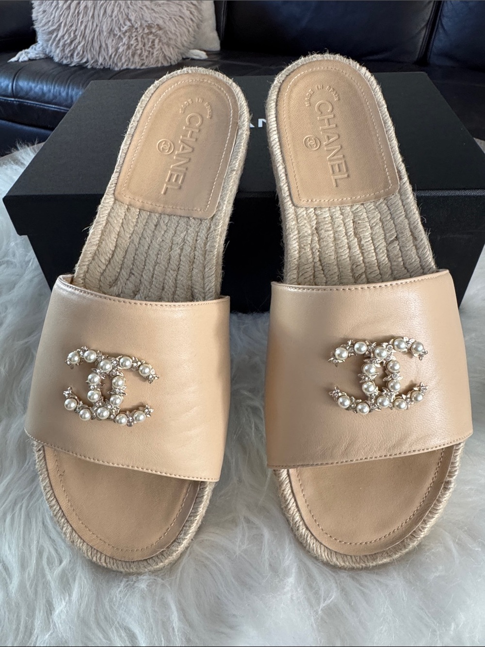 CHANEL Beige Lambskin Pearl CC Logo Slide Mules size 41
